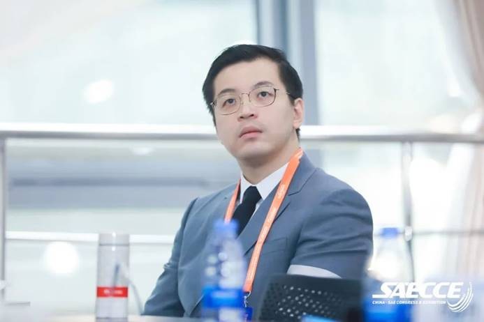 力劲集团CEO刘卓铭受邀出席SAECCE“汽车智能制造关键技术开发与应用”会议并发表主题演讲